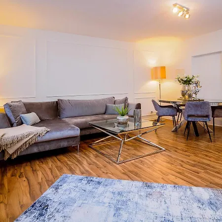 Gemuetliche & Individuelle In - Junik Apartamento *